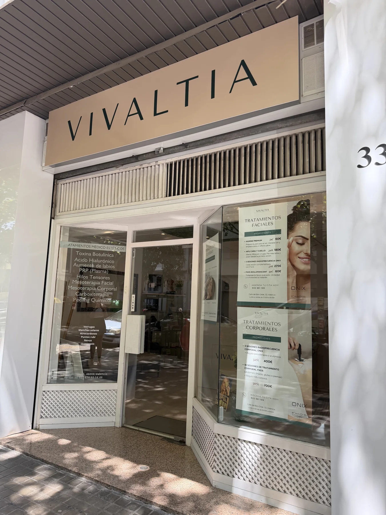 Fachada de Vivaltia en Carrer del Bon Orde, Valencia
